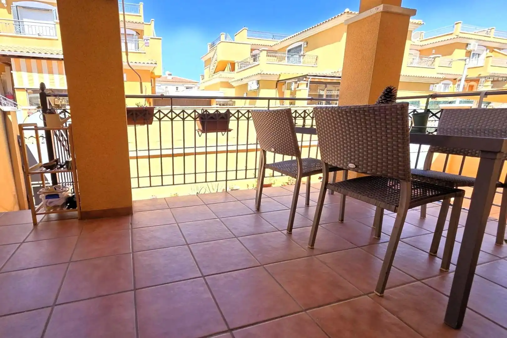 Reihenhaus mit Terrasse zum Verkauf in Calle C. Gotzone Mora 36, imagen 3