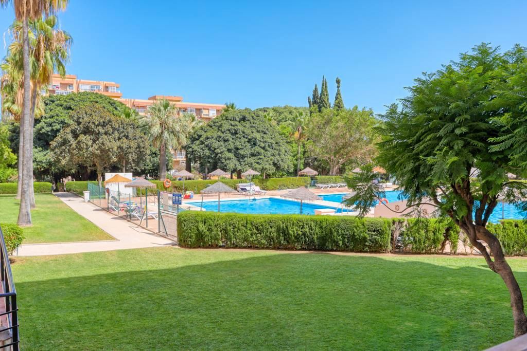 Garden of Study for sale in Benalmádena  with Air Conditioner, Furnished and Community pool