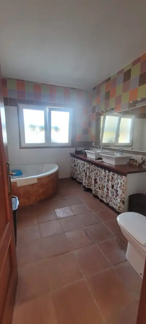 Bany de Casa o xalet en venda en Tarifa amb Jardí privat, Moblat i Forn