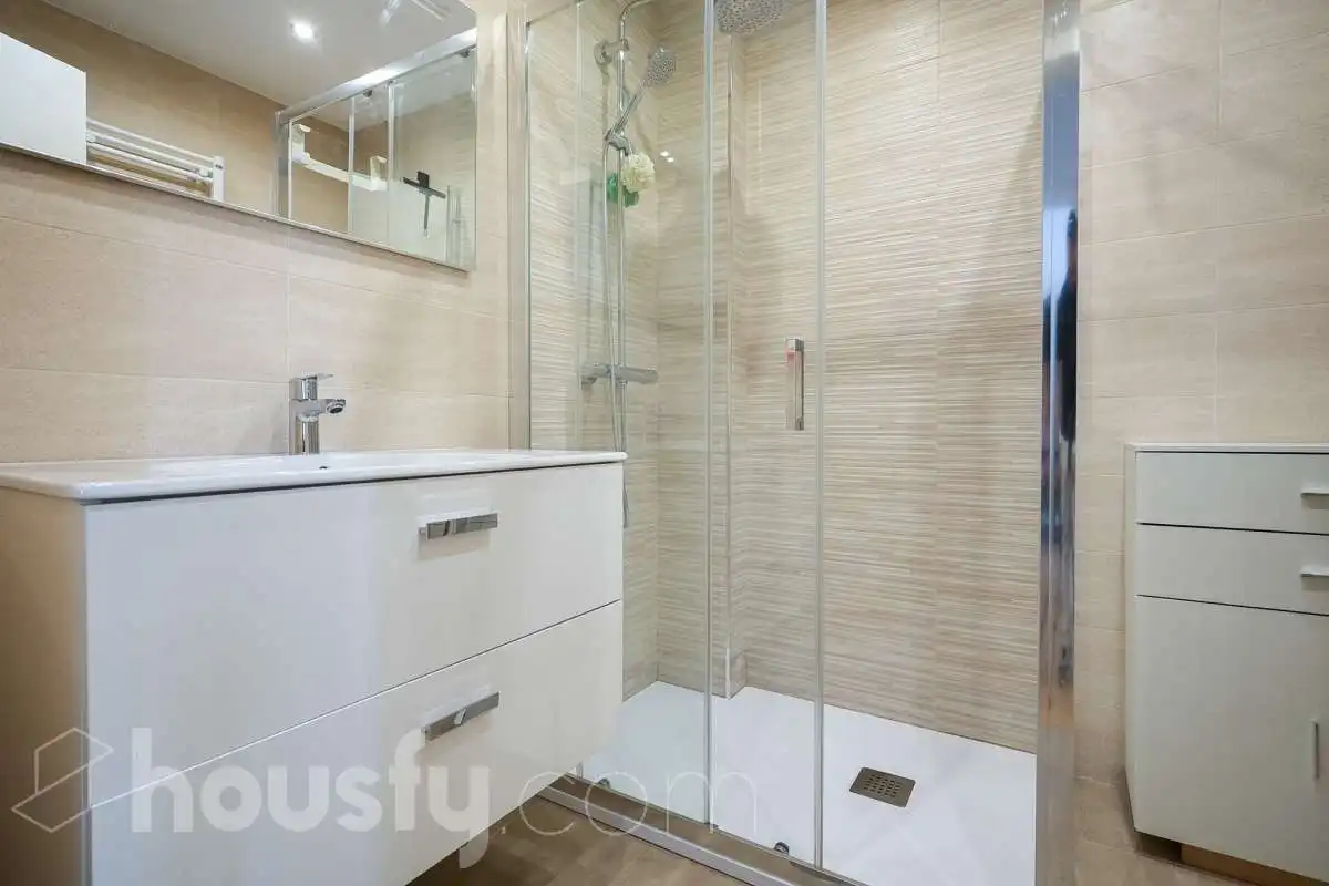 Badezimmer von Einfamilien-Reihenhaus zum Verkauf in San Sebastián de los Reyes mit Klimaanlage, Heizung und Terrasse
