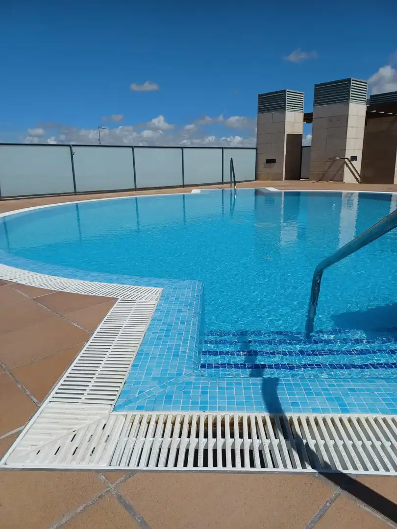 Piscina de Àtic en venda en El Puerto de Santa María amb Aire condicionat, Terrassa i Traster