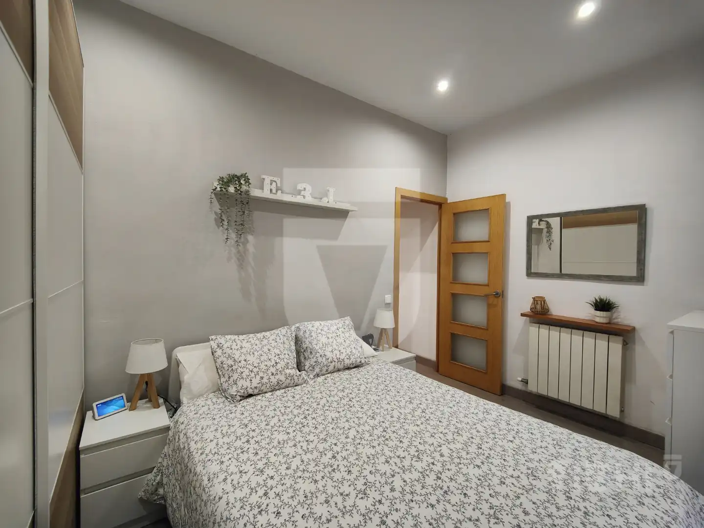 Dormitori de Planta baixa en venda en Barcelona amb Calefacció, Parquet i Forn