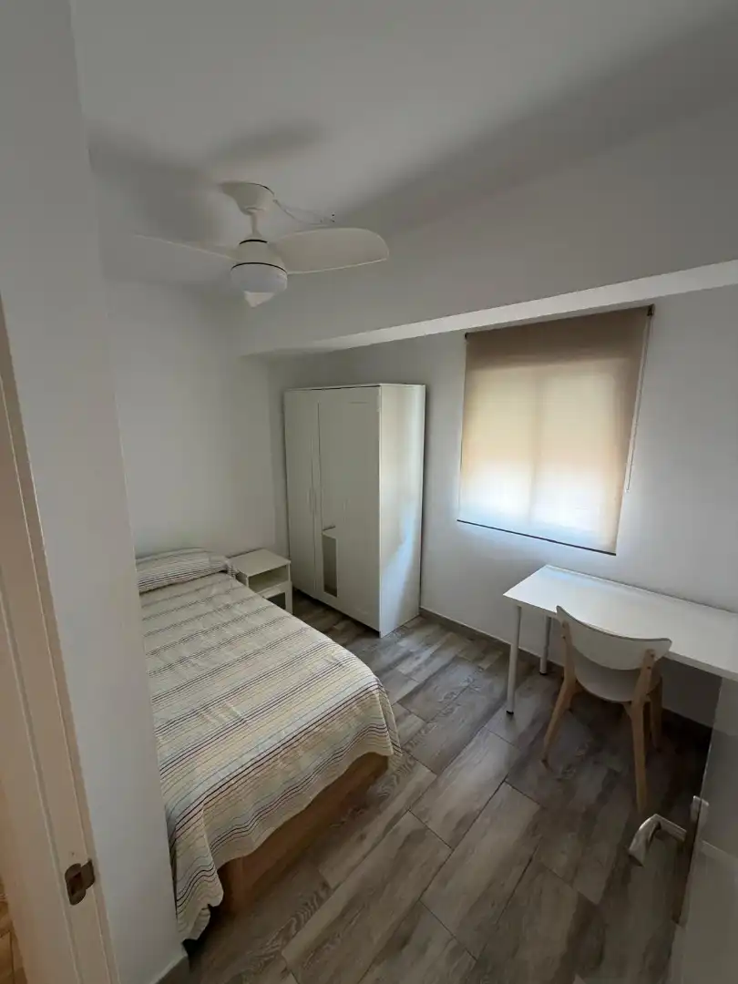 Bedroom of Flat for rent in Valencia  with Air Conditioner, Furnished and Oven
