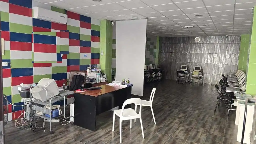 Local comercial en venda a Don Benito