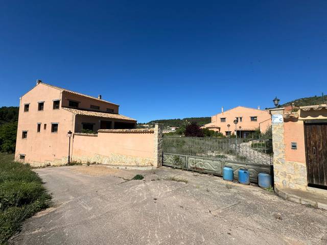 Casa-chalet en Venta en Camino Del Molinillo, 4 en Narboneta