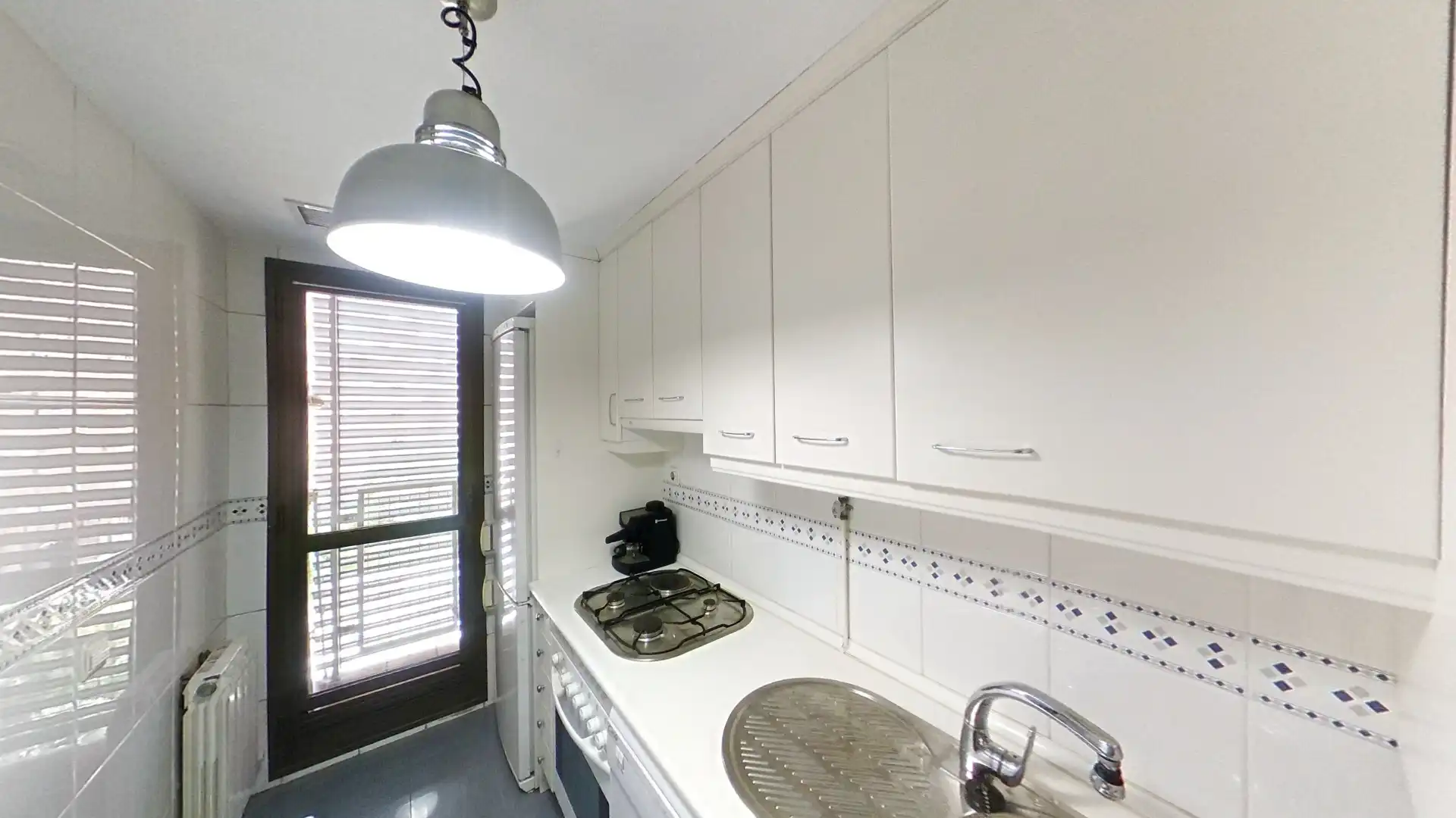 Flat for rent in Calle de Rafael Bergamín, San Juan Bautista