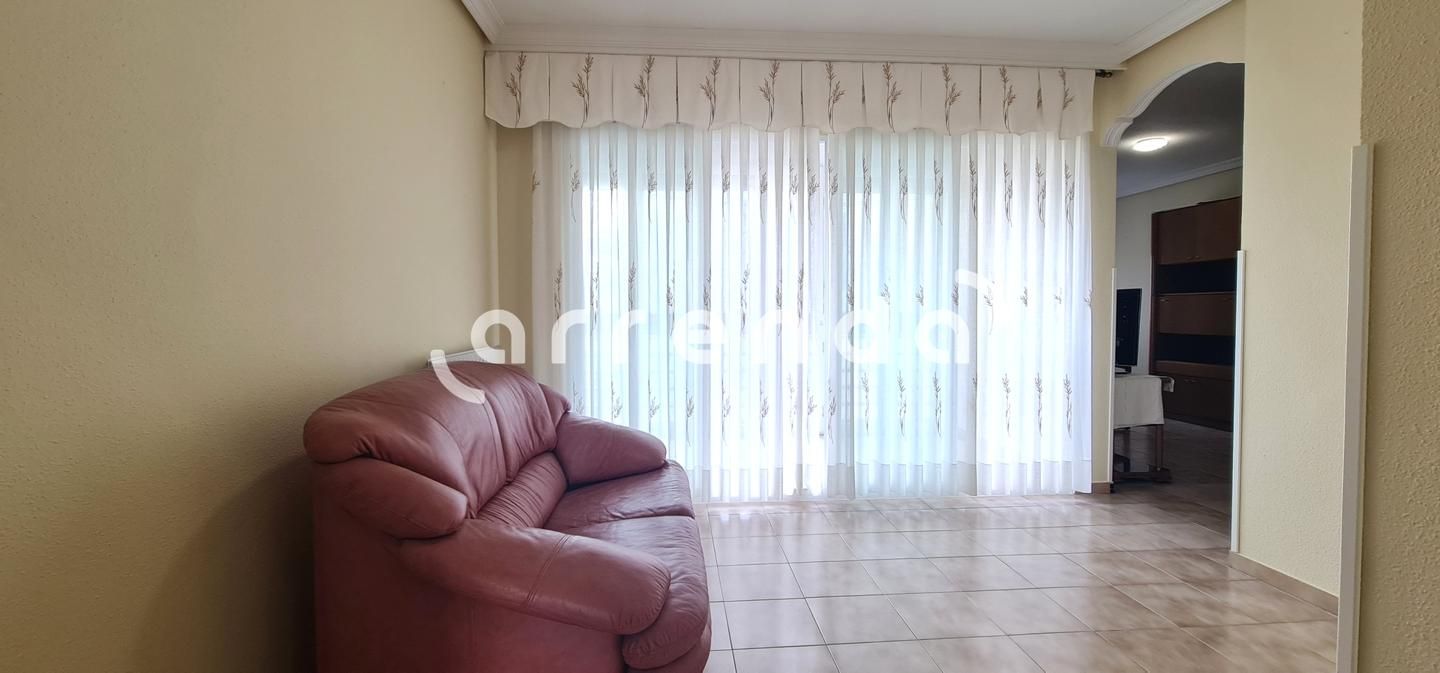 Vista exterior de Pis de lloguer en  Madrid Capital amb Terrassa i Moblat