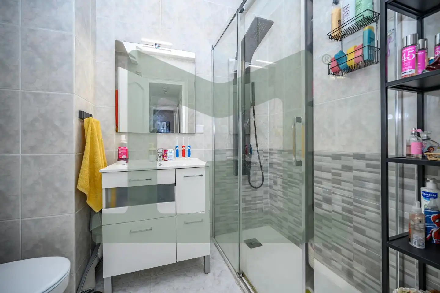 Baño de Piso en venta en Coslada con Calefacción, Terraza y Trastero