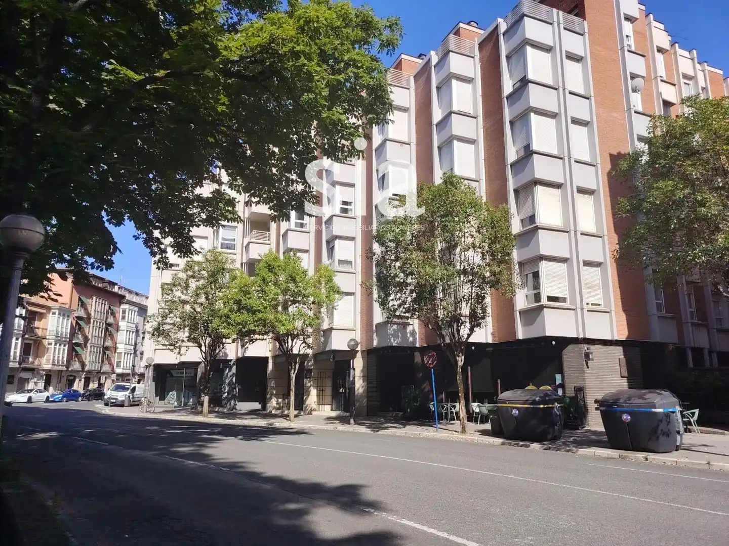 Außenansicht von Wohnung zum Verkauf in Vitoria - Gasteiz mit Heizung, Abstellraum und Möbliert