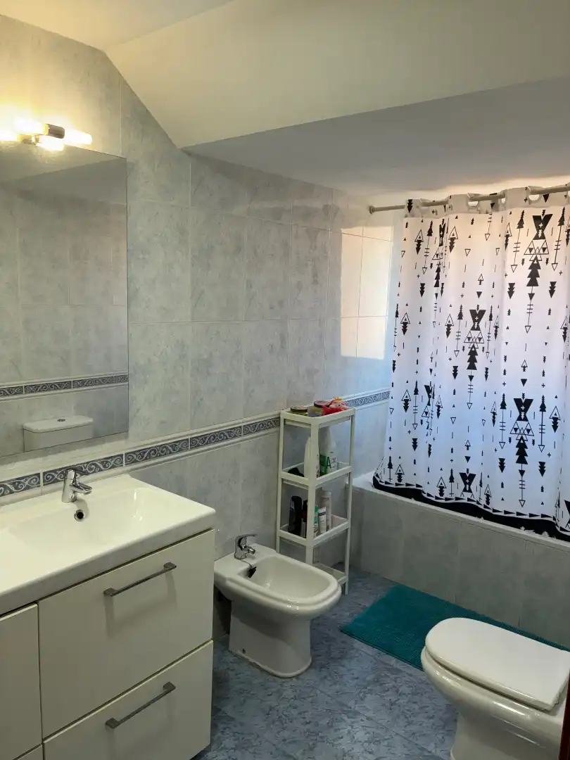 Baño de Dúplex en venta en Velilla de San Antonio con Aire acondicionado, Calefacción y Parquet