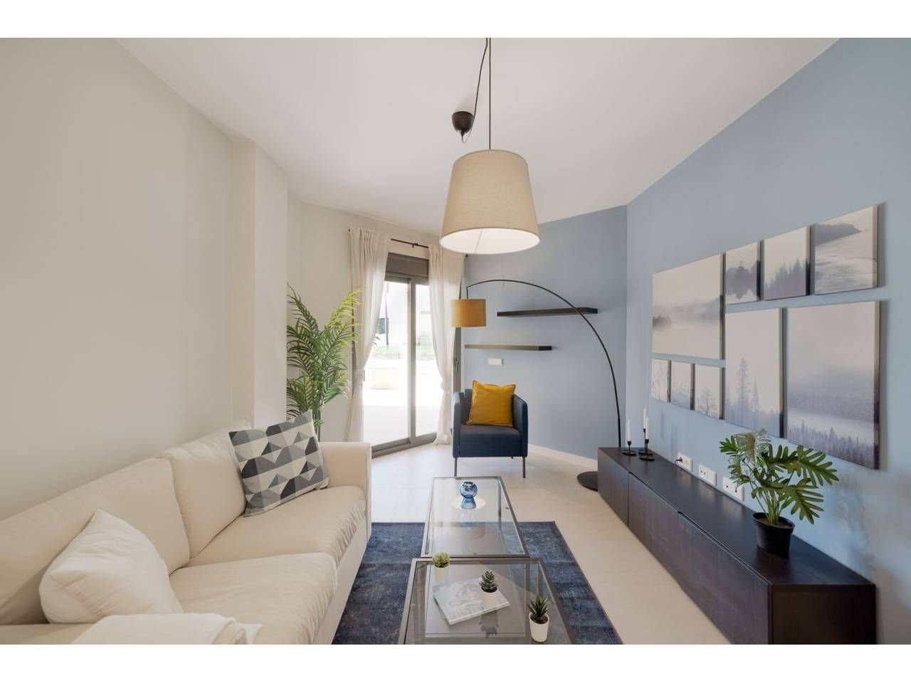 Living room of Flat for sale in Vélez-Málaga  with Terrace, Storage room and Balcony