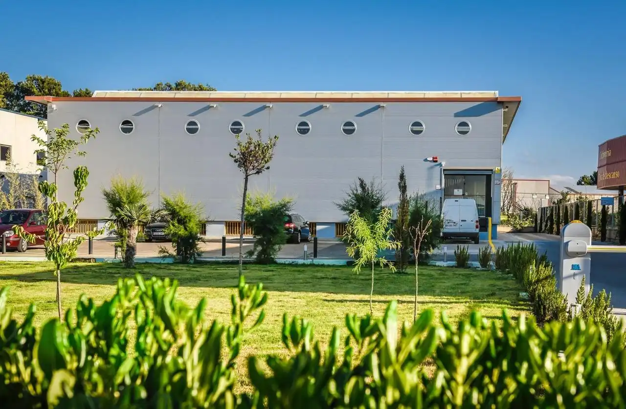 Vista exterior de Nave industrial en venta en Villena