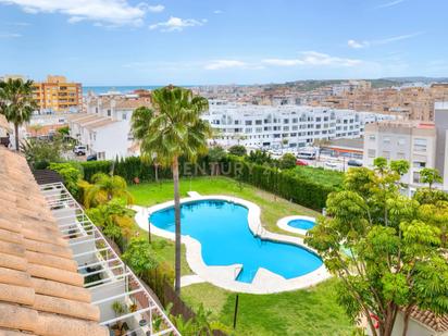 Vista exterior de Pis en venda en Estepona amb Aire condicionat i Terrassa