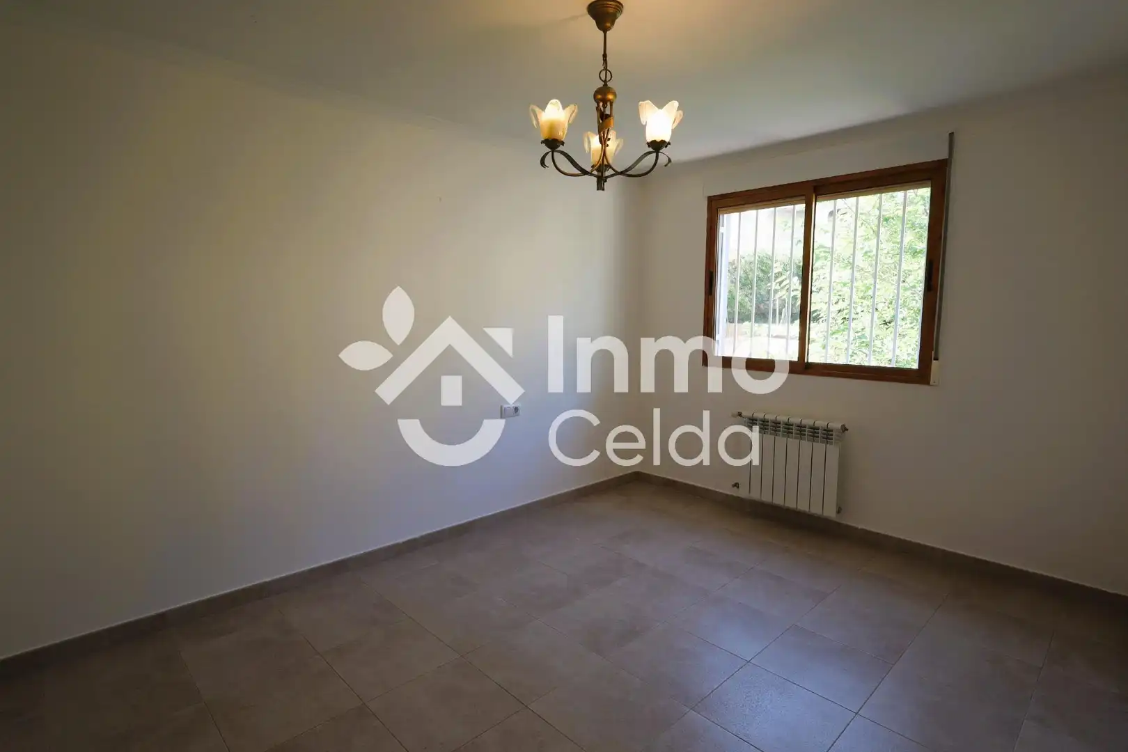 Sala de estar de Casa adosada en venta en Chiva con Calefacción, Jardín privado y Terraza