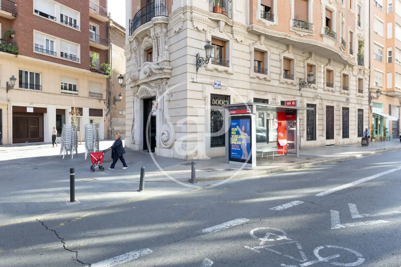 Außenansicht von Wohnung zur Miete in Valencia mit Klimaanlage, Heizung und Abstellraum