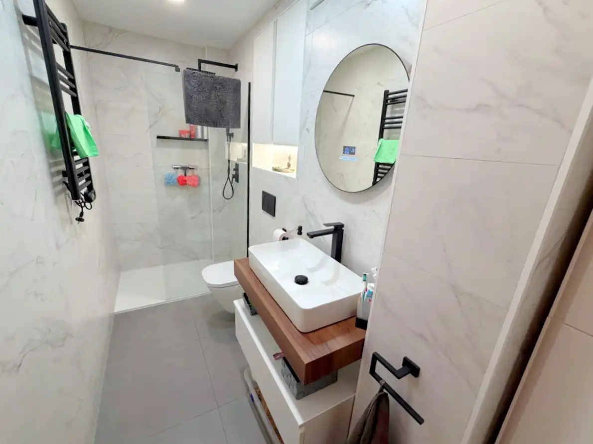 Bathroom of Flat for sale in Sagnier - Plaça de Catalunya