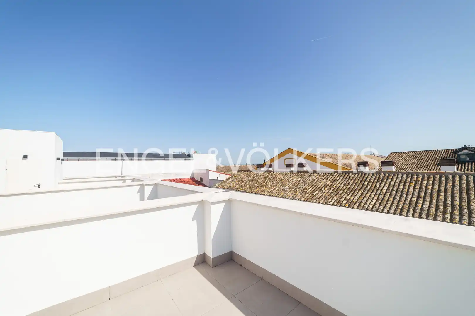 Terrassa de Casa adosada en venda en El Puerto de Santa María amb Calefacció