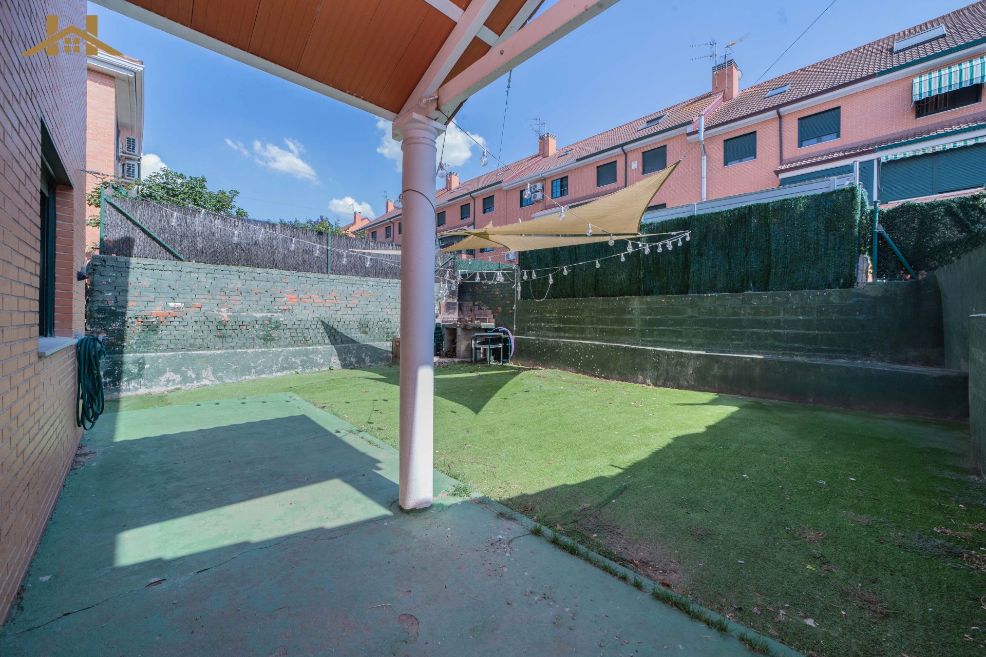 Jardí de Casa o xalet en venda en Móstoles amb Calefacció, Jardí privat i Parquet