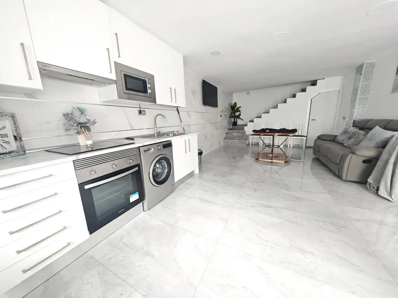 Casa en venta en Miralvalle - Av. Virgen del Puerto - La Data, imagen 3