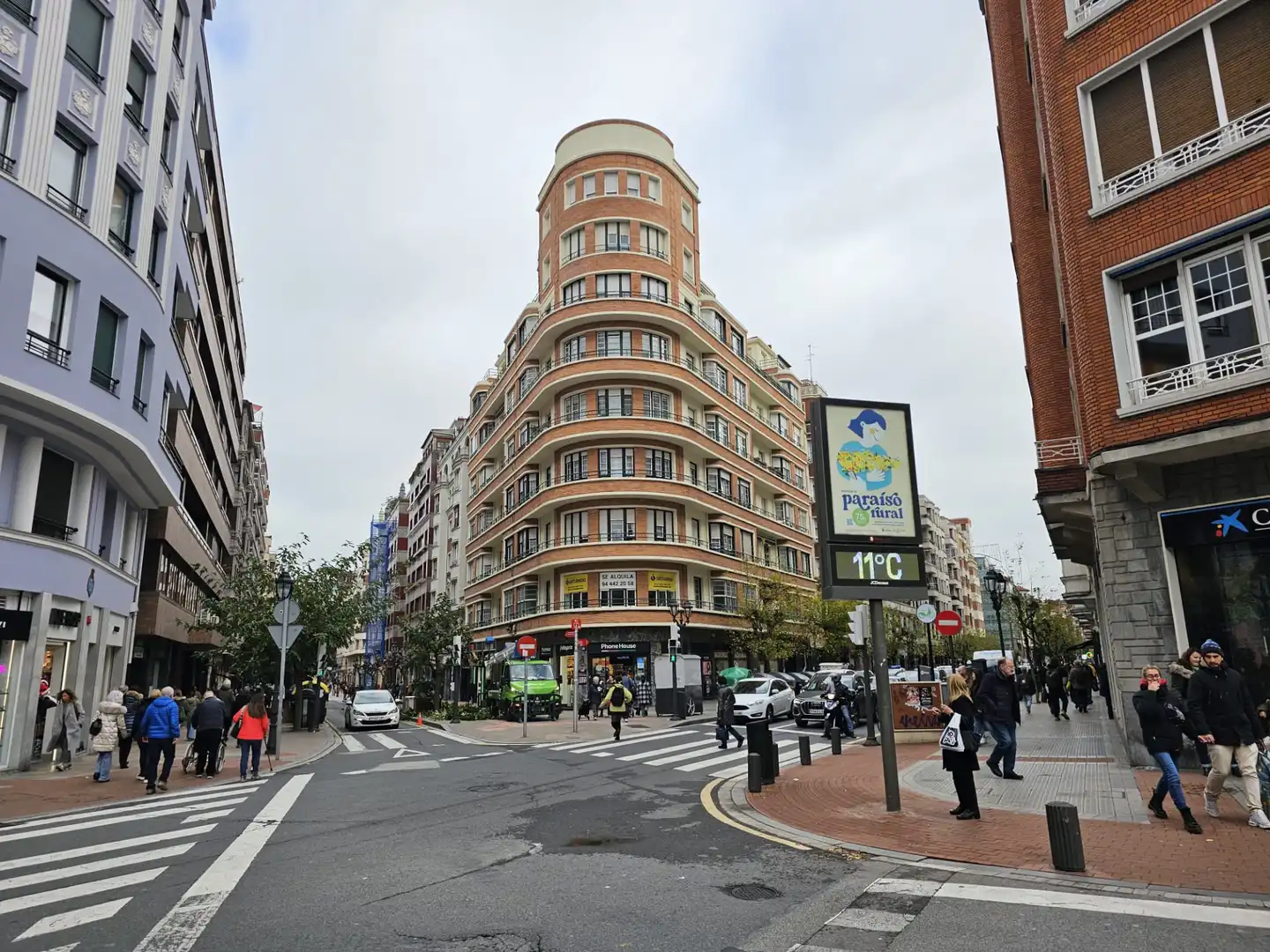 Außenansicht von Wohnung zum Verkauf in Bilbao  mit Klimaanlage, Heizung und Ofen