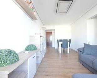 Living room of Flat to rent in  Sevilla Capital  with Air Conditioner, Heating and Private garden