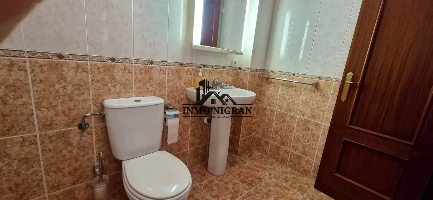 Badezimmer von Wohnung zur Miete in Nigrán mit Terrasse und Möbliert