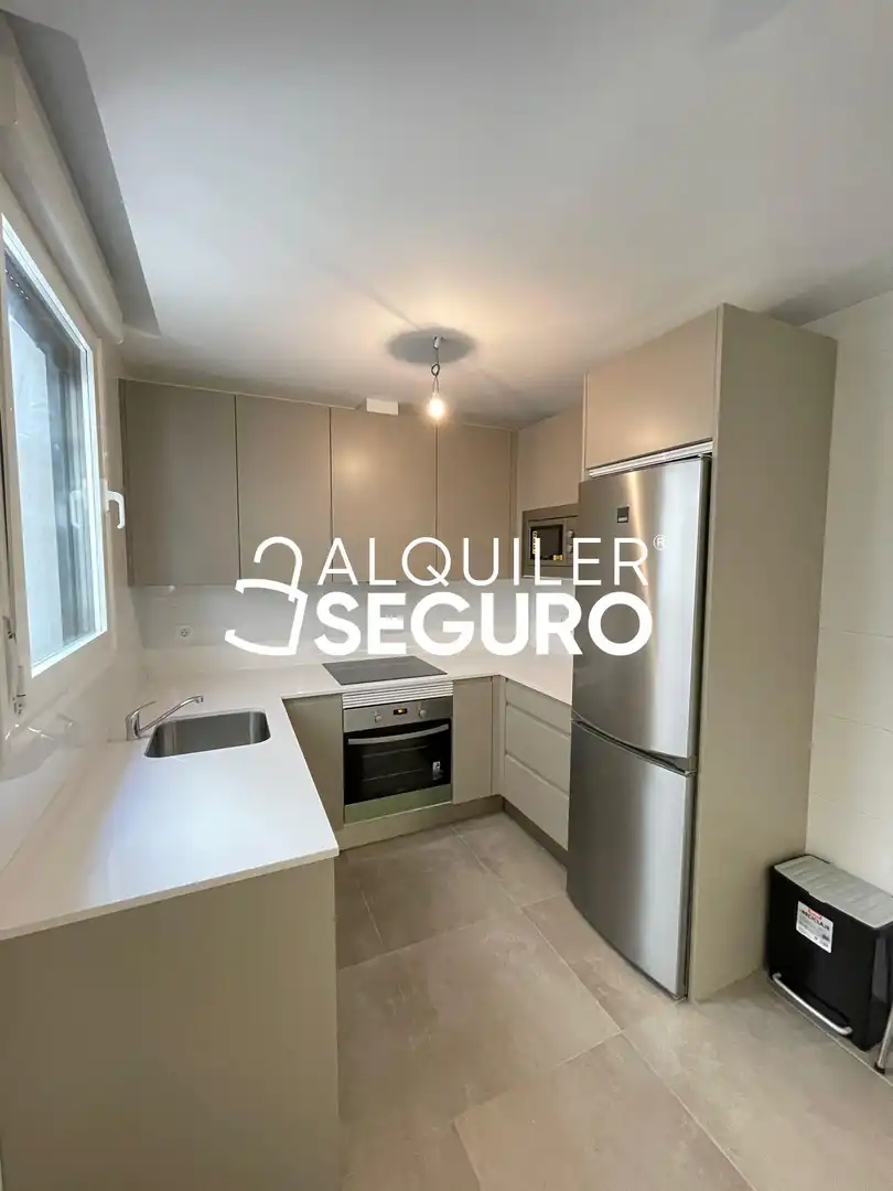 Flat for rent in Maria de Maeztu, Arroyo del Fresno
