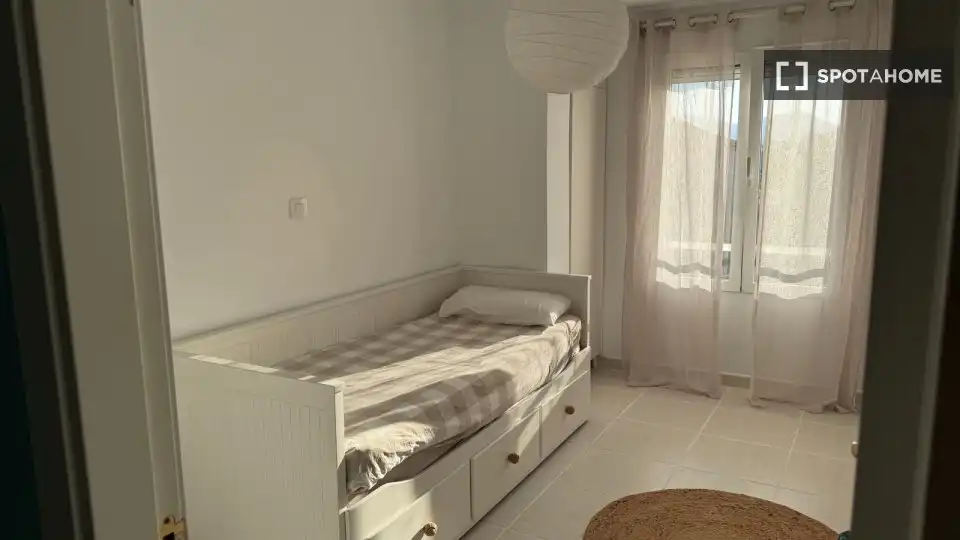 Bedroom of Flat for rent in Oliva  with Air Conditioner, Heating and Furnished