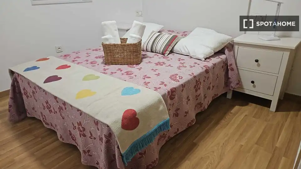 Bedroom of Apartments for share in Santiago de Compostela   with Air Conditioner, Heating and Terrace
