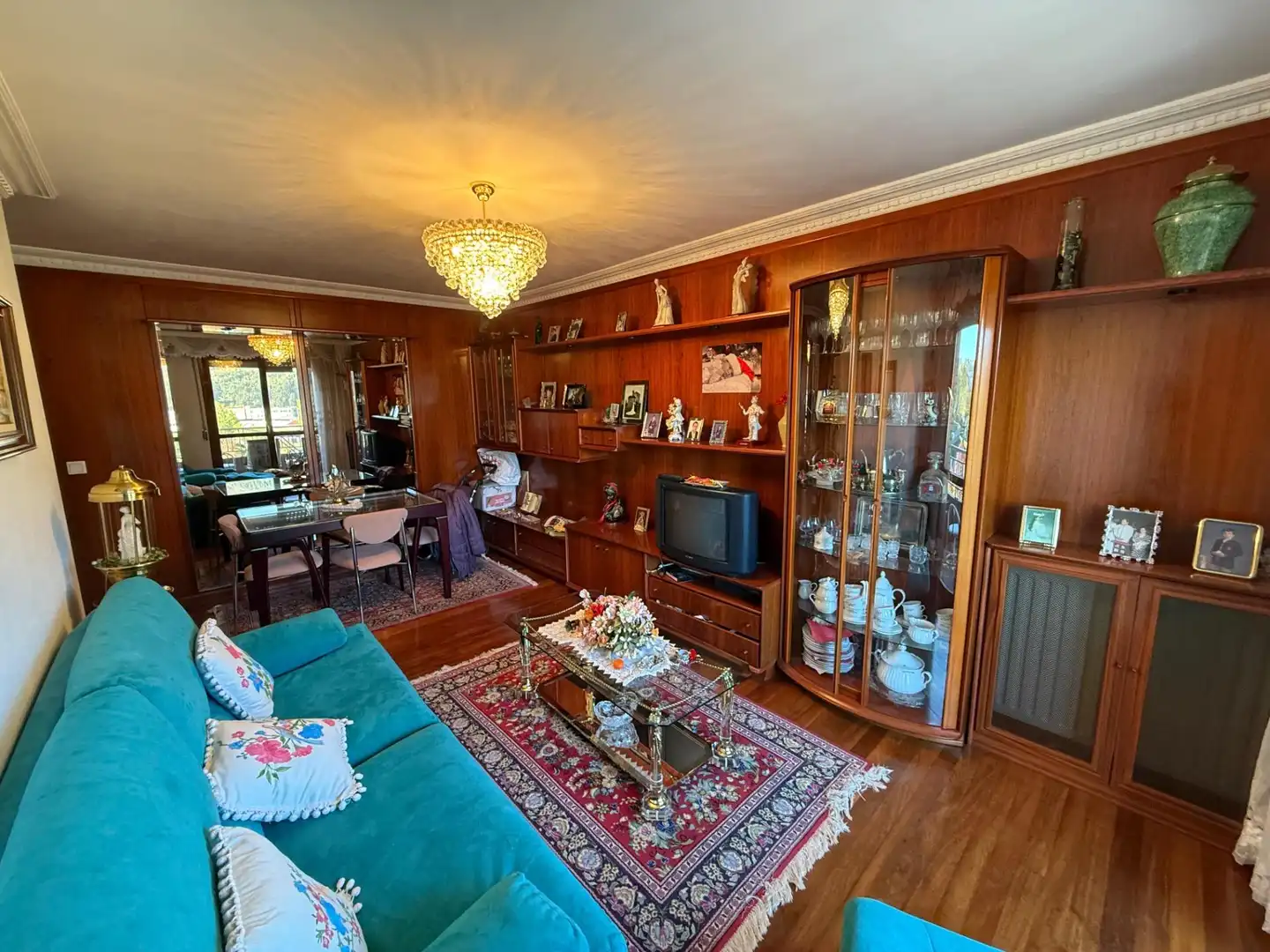 Sala de estar de Piso en venta en Basauri  con Calefacción, Trastero y Amueblado