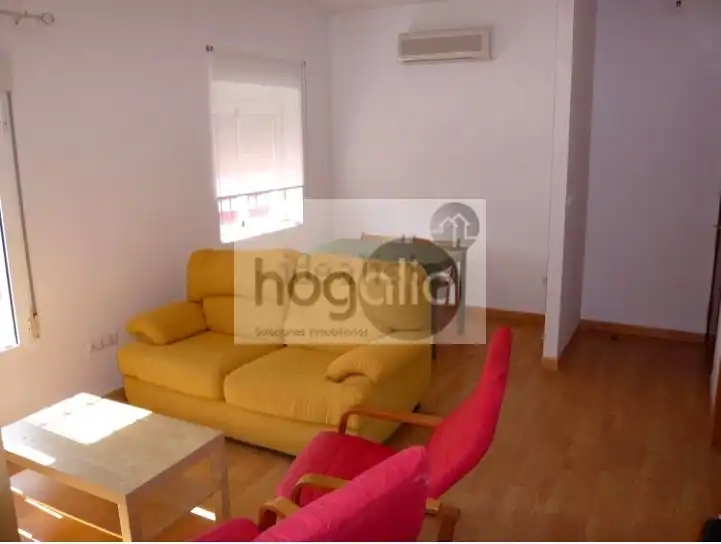 Habitación de Ático de alquiler en Sevilla con Aire acondicionado, Terraza y Amueblado