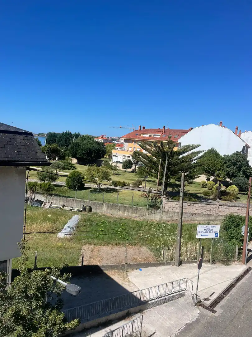 Vista exterior de Pis en venda en Cangas  amb Calefacció, Traster i Moblat