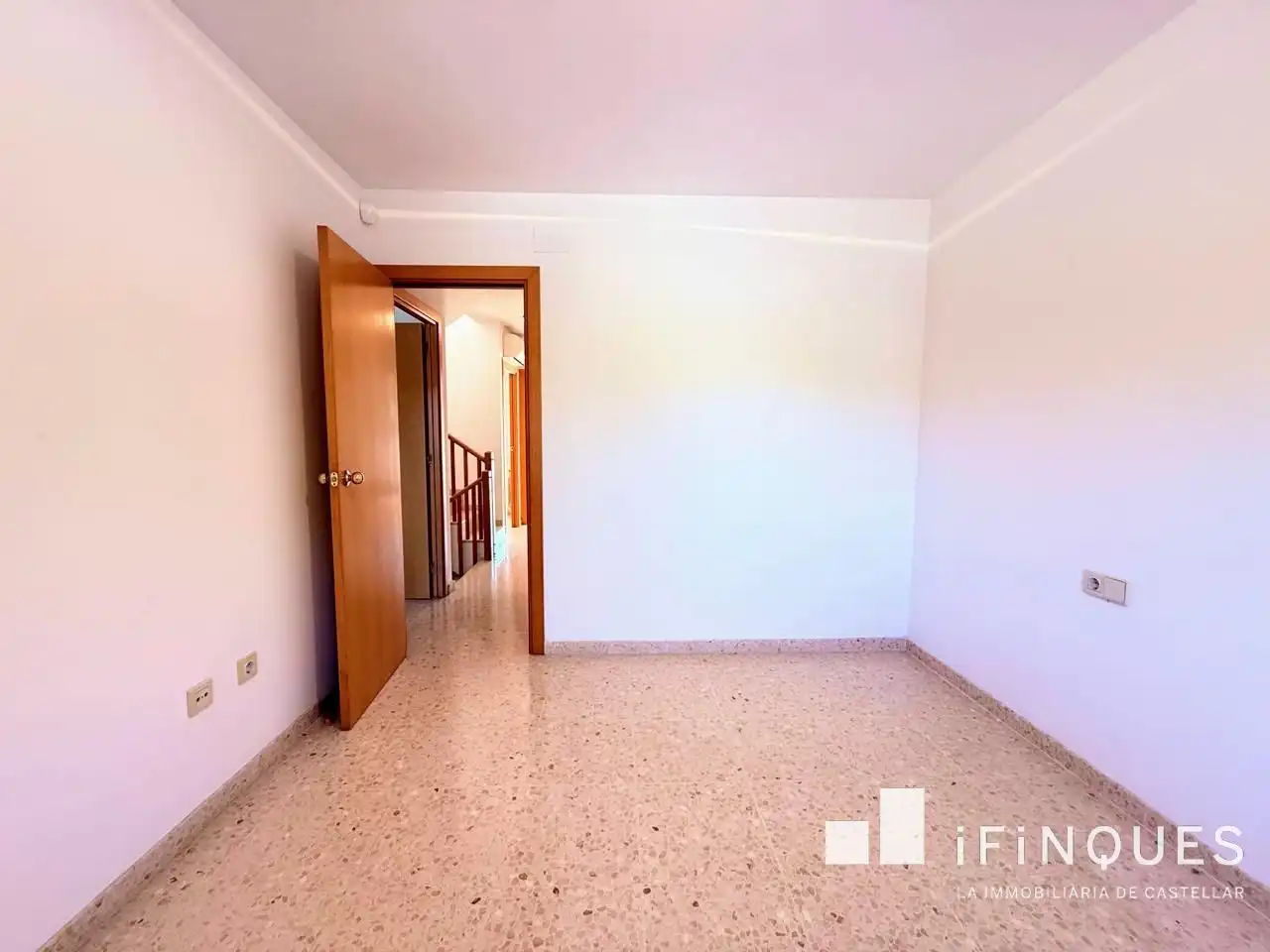 Sala de estar de Casa o chalet en venta en Castellar del Vallès con Aire acondicionado, Calefacción y Jardín privado