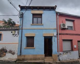 Vista exterior de Casa o xalet en venda en Calatorao amb Terrassa