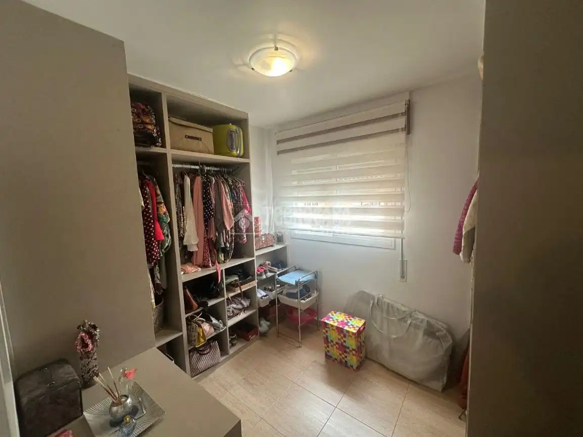 Habitación de Casa adosada en venta en Málaga con Aire acondicionado, Terraza y Trastero