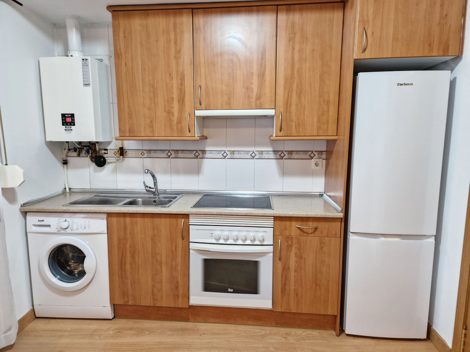 Cuina de Pis de lloguer en  Zaragoza Capital amb Aire condicionat, Calefacció i Parquet