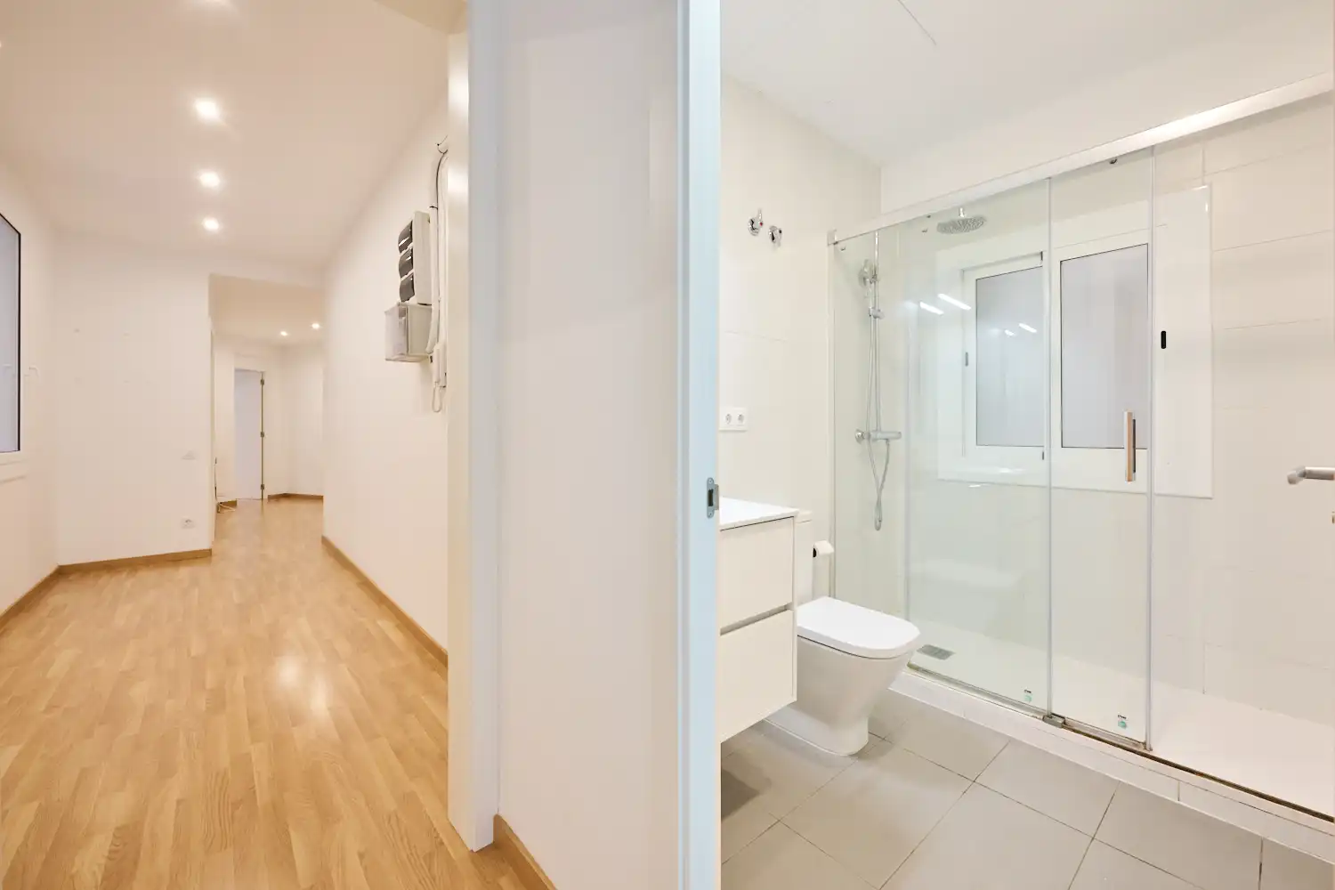 Baño de Piso en venta en Barcelona con Aire acondicionado, Calefacción y Horno
