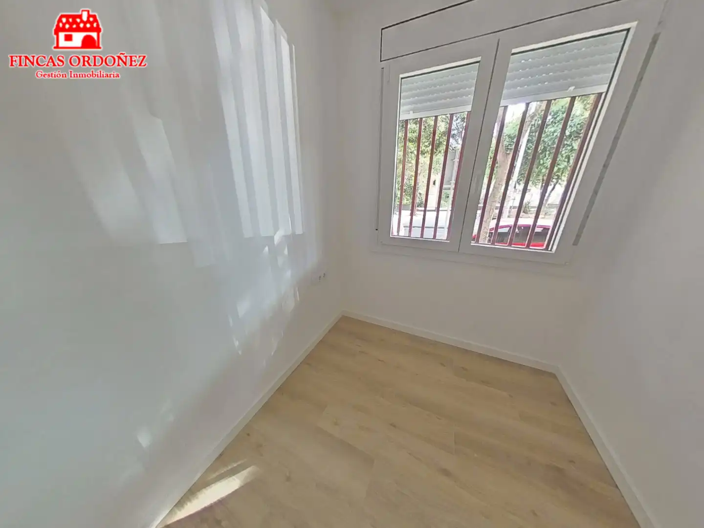 Schlafzimmer von Wohnung zum Verkauf in Sant Andreu de la Barca mit Klimaanlage, Heizung und Balkon