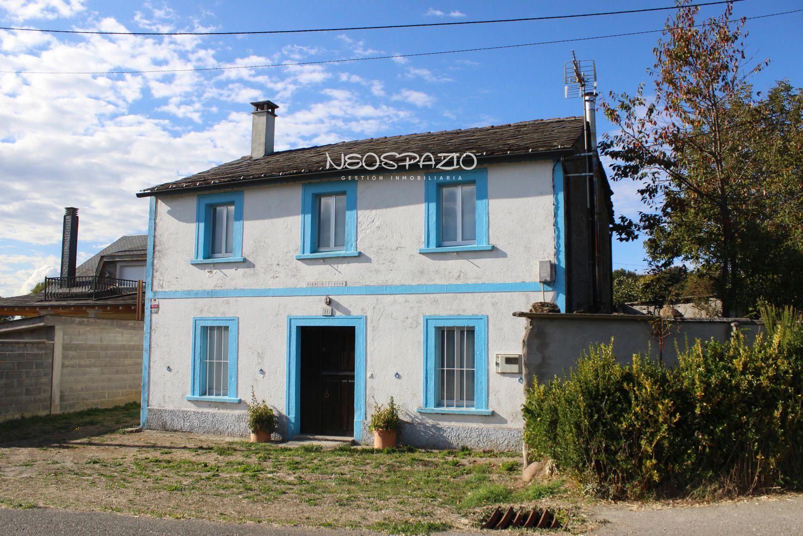 Vista exterior de Casa o xalet en venda en Guntín amb Calefacció i Moblat