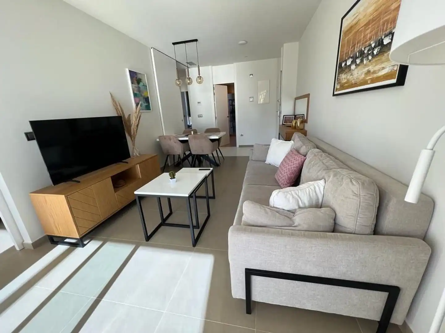 Sala d'estar de Casa o xalet de lloguer en Benidorm amb Aire condicionat, Jardí privat i Moblat