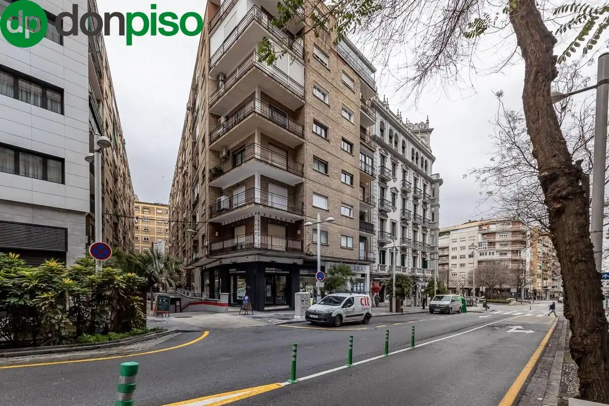 Vista exterior de Piso en venta en Granada con Amueblado