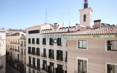 Vista exterior de Pis en venda en Girona Capital amb Calefacció, Terrassa i Traster