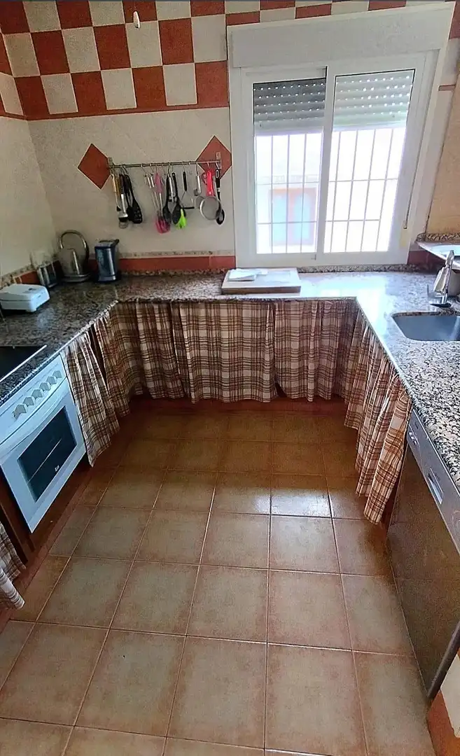 Cuina de Casa o xalet en venda en Chiclana de la Frontera amb Terrassa i Traster