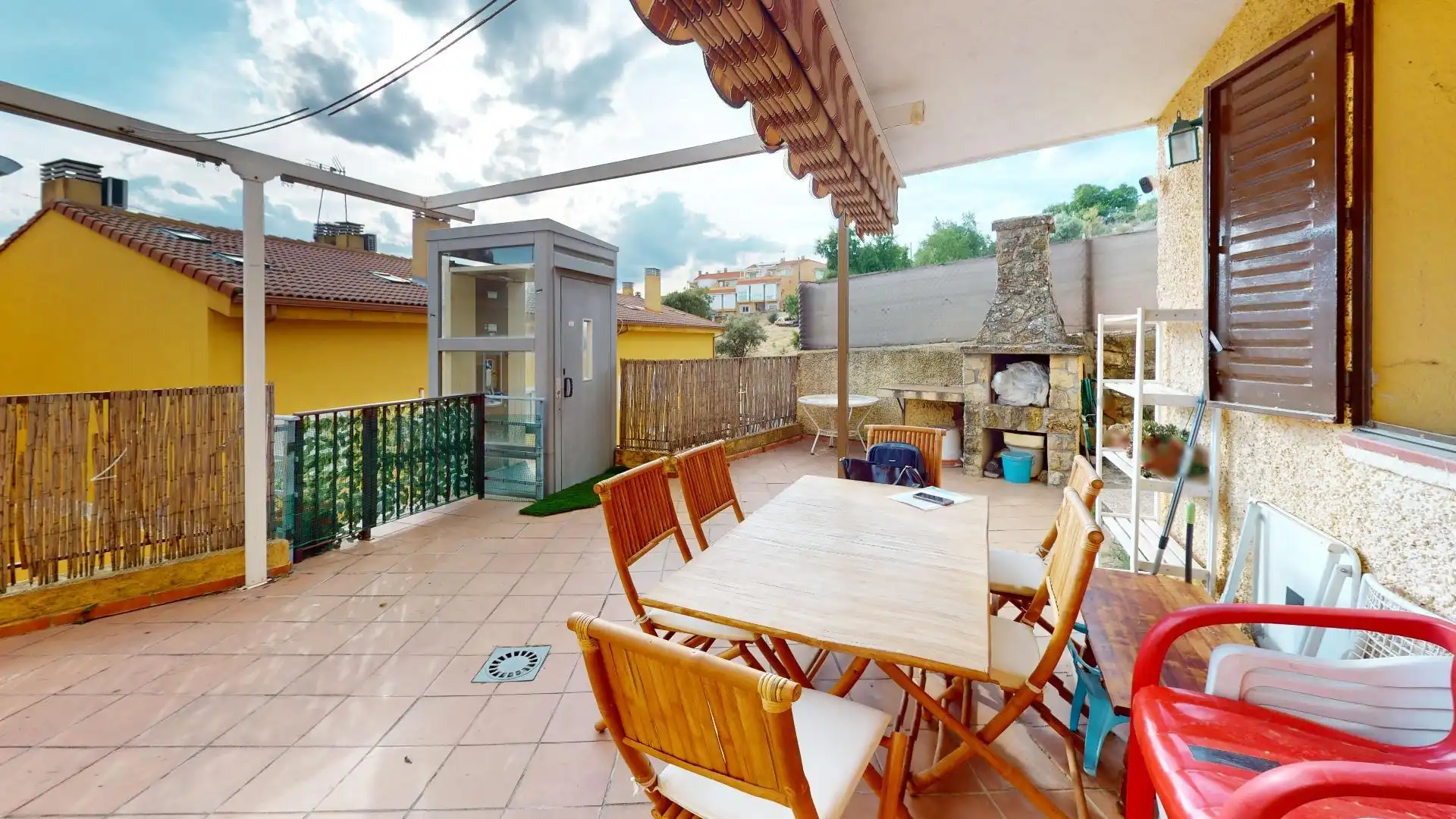 Terraza de Casa o chalet en venta en El Molar (Madrid) con Aire acondicionado, Calefacción y Jardín privado