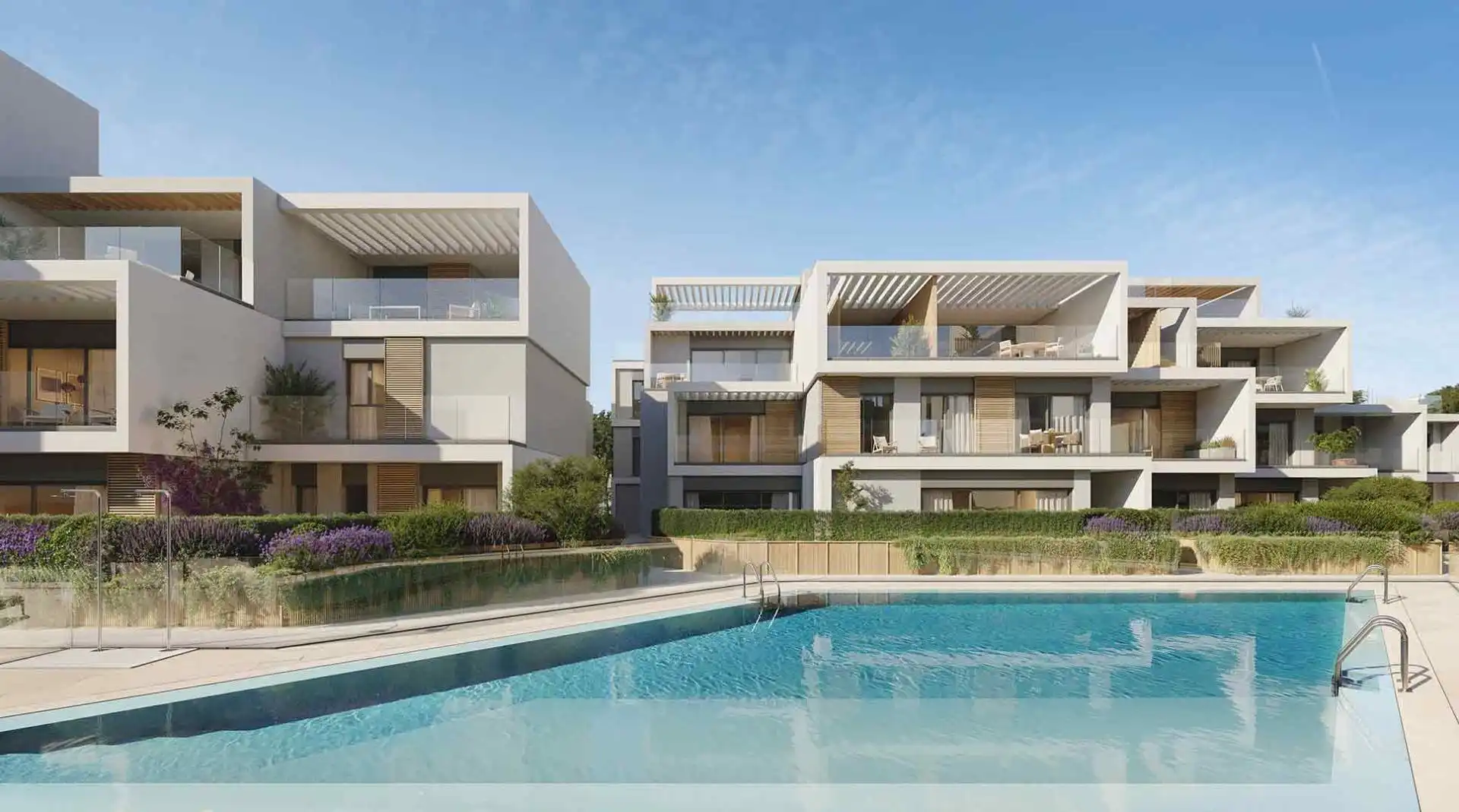 Home with pool for sale in Nueva Andalucía