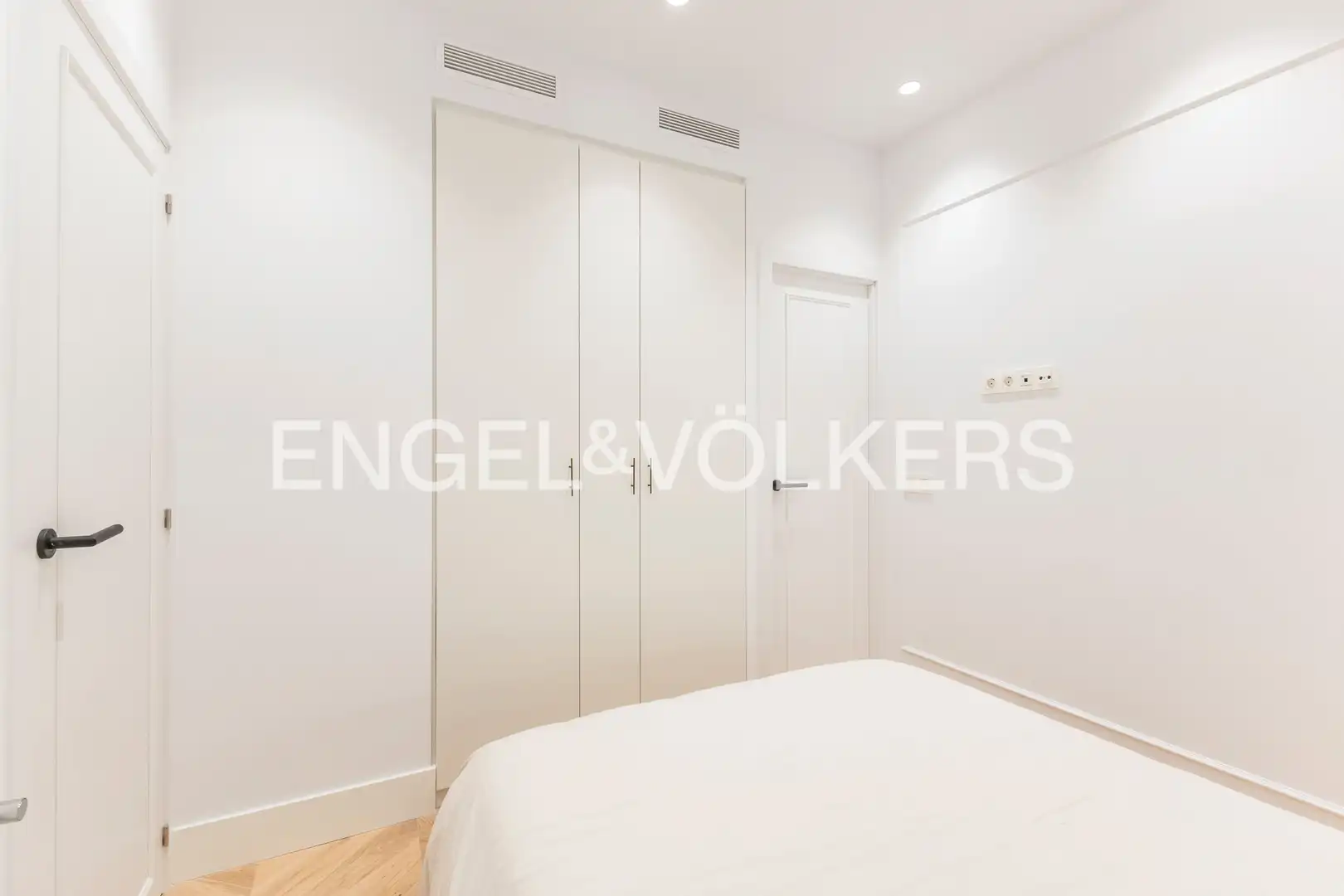 Bedroom of Flat for rent in Chamberí
