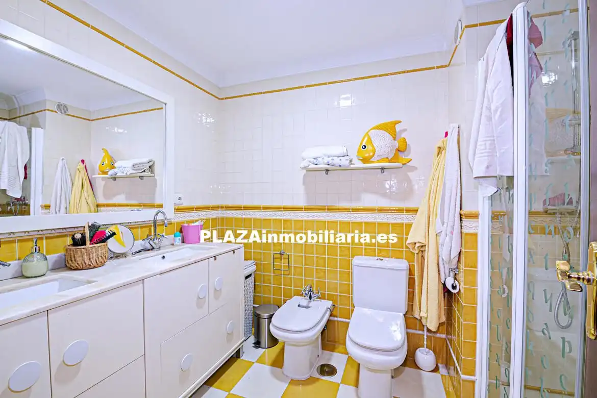 Casa o chalet en venta en Lucena con Aire acondicionado, Trastero y Piscina