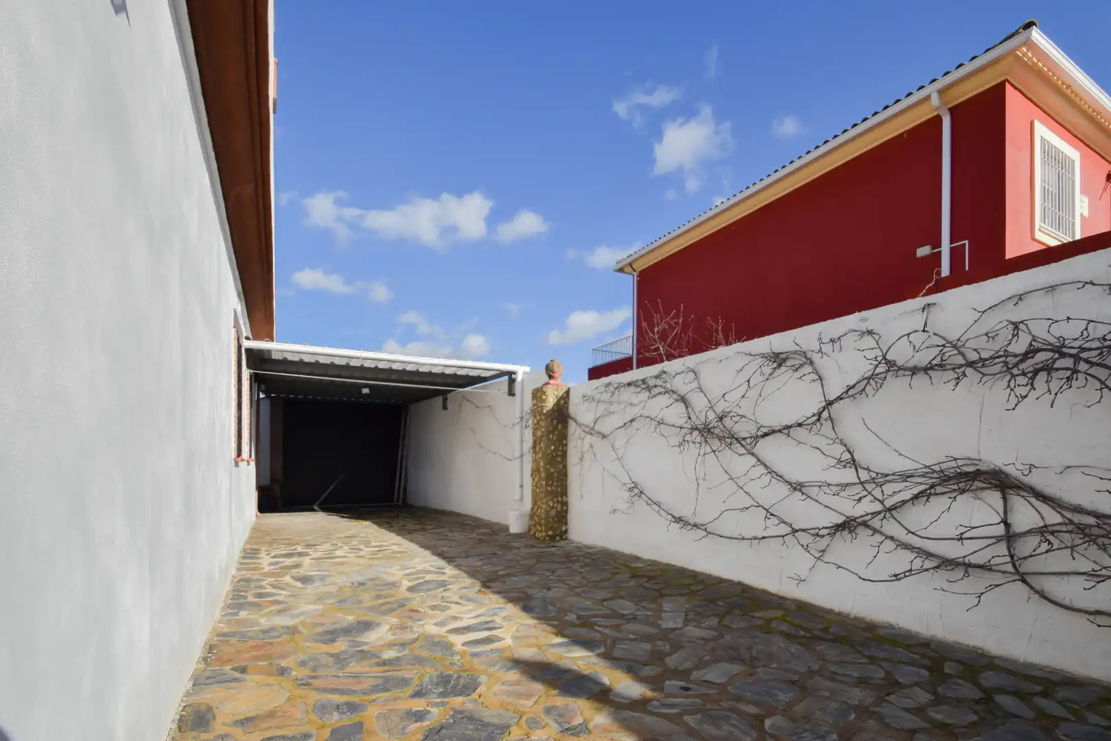 Exterior view of Houses for sale in Atarfe  with Private garden