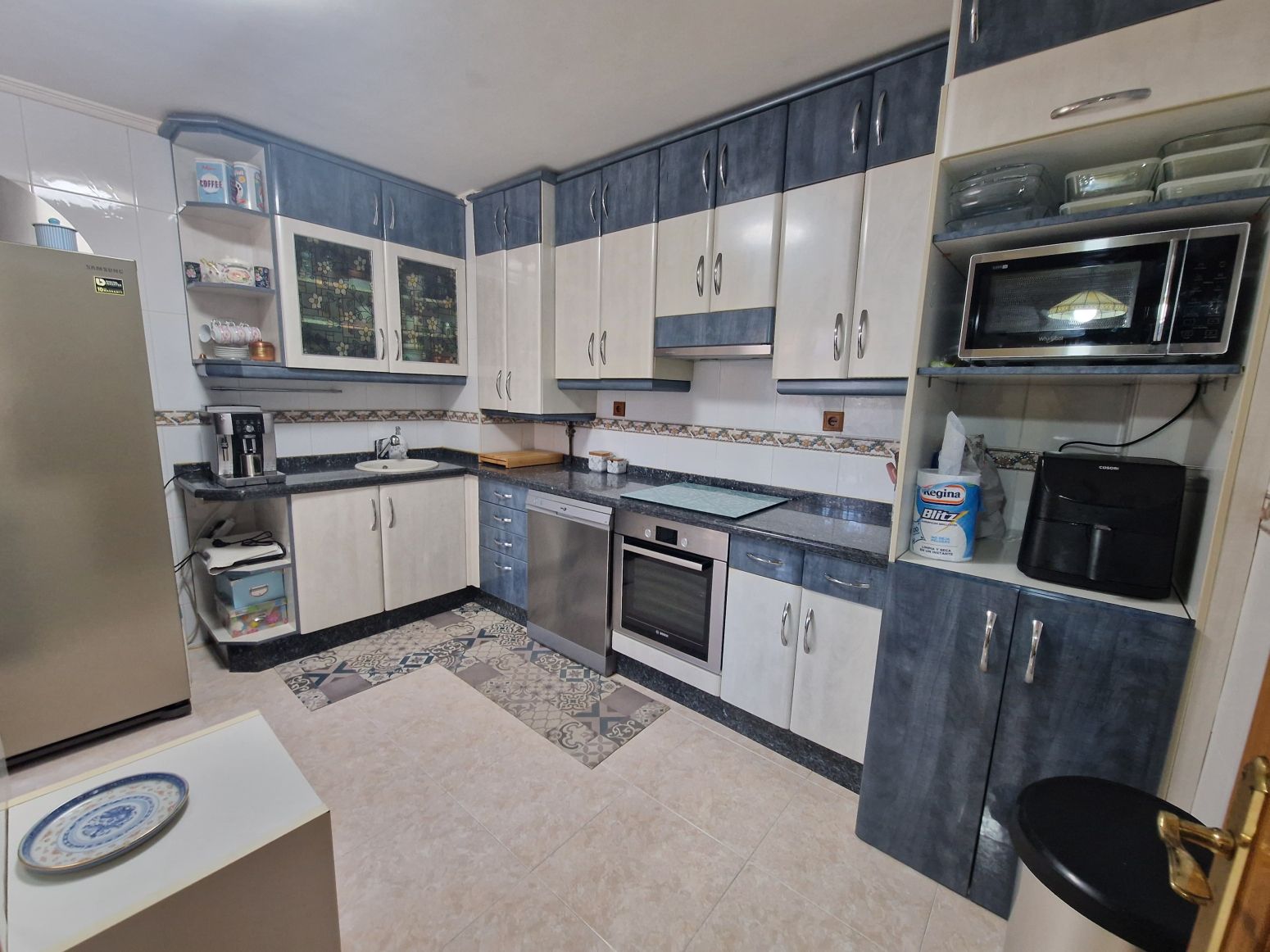 Kitchen of Single-family semi-detached for sale in Avilés  with Parquet flooring, Terrace and Storage room