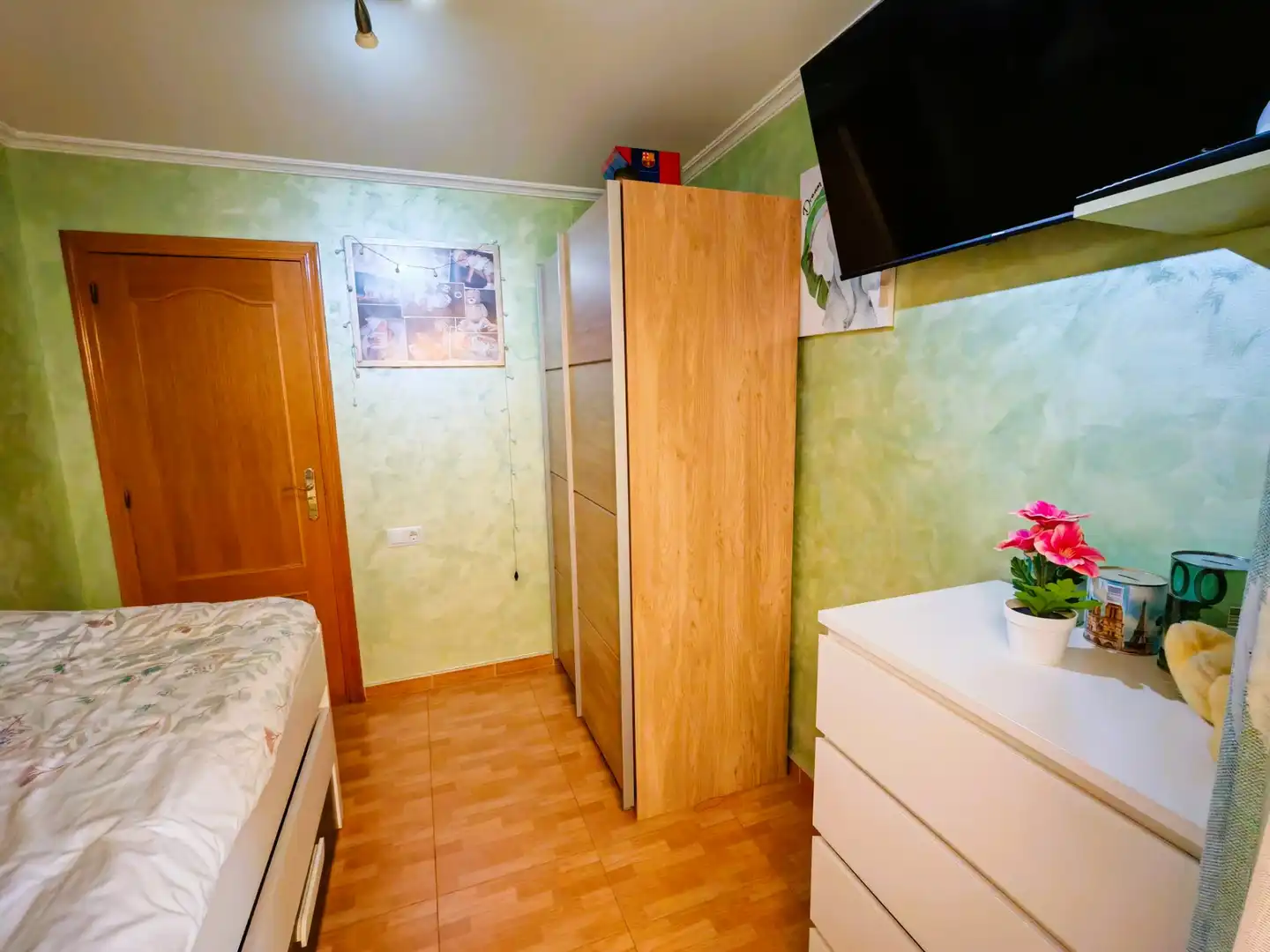 Habitación de Ático en venta en Orihuela con Aire acondicionado, Terraza y Trastero